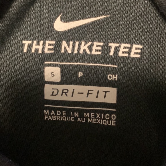 Nike Tee - Picture 3 of 3